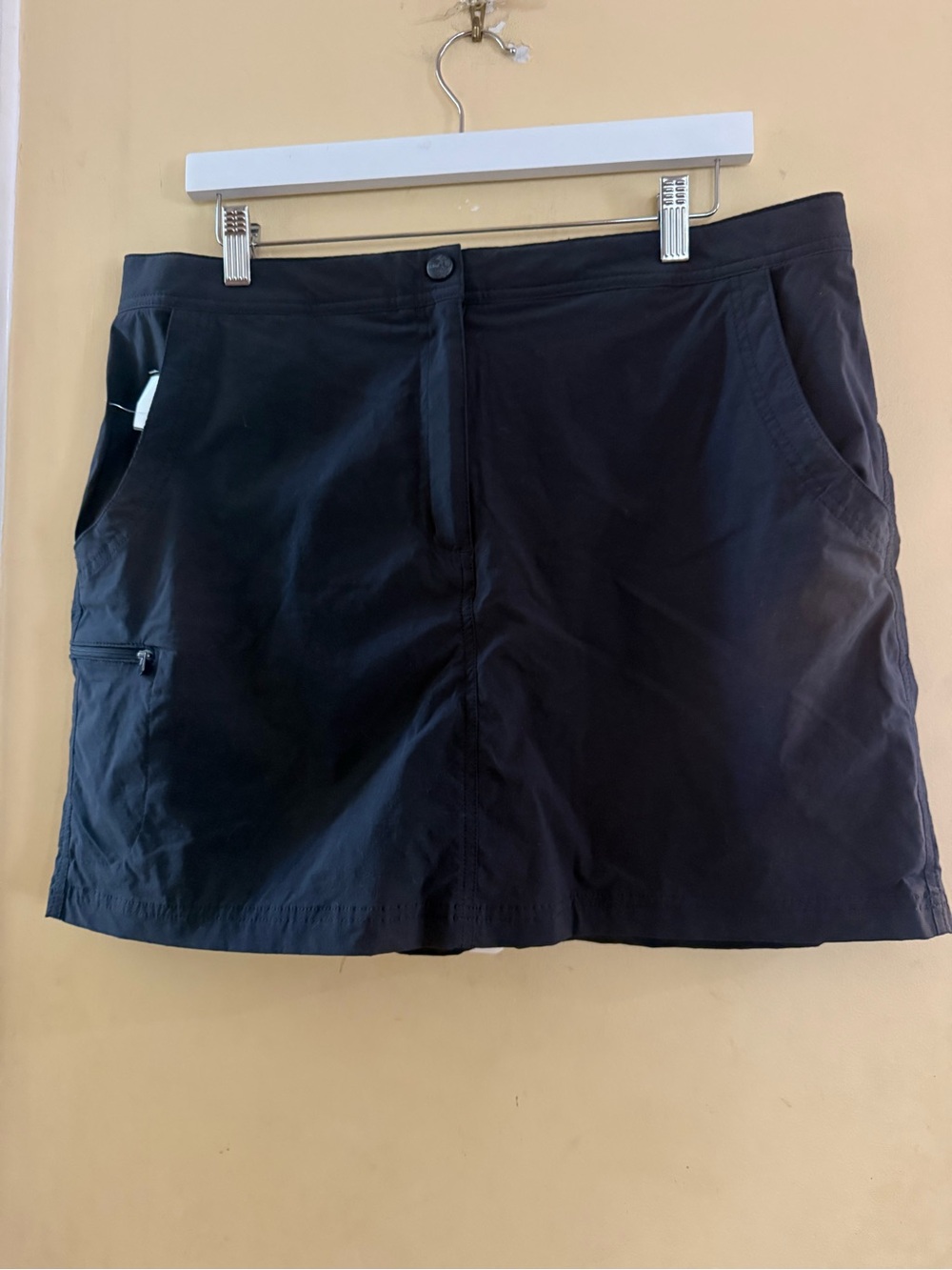 L.L. Bean Black Women's Adjustable Active Skort with Pockets, 14 Reg